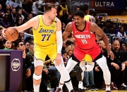 包含浓眉哥陷入低谷，球队未来可期连败，冲击季后赛球队命运悬念！的词条