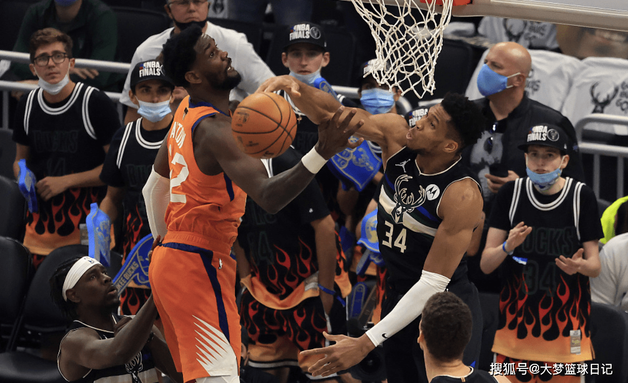  夏季联赛次回合激情夜！周琦里突外投，金州勇士绝杀密尔沃基雄鹿